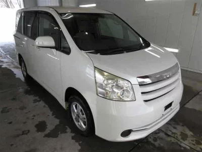 Toyota NOAH  с аукциона в Японии