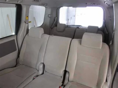 Toyota NOAH  с аукциона в Японии