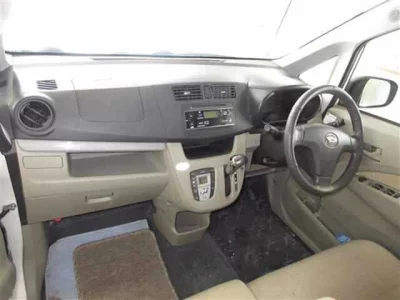 Daihatsu MOVE  с аукциона в Японии