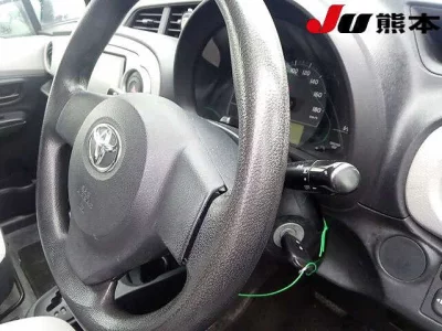 Toyota VITZ  с аукциона в Японии