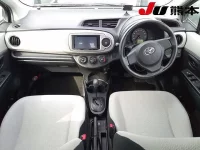 Toyota VITZ лот № 72 оценка R  с аукциона в Японии 2