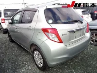 Toyota VITZ лот № 72 оценка R  с аукциона в Японии 1