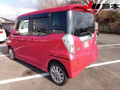 Nissan DAYZ ROOX  с аукциона в Японии