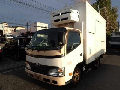 Toyota DYNA  с аукциона в Японии
