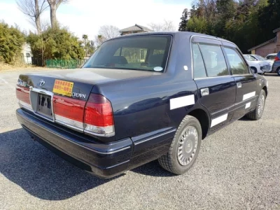 Toyota CROWN COMFORT  с аукциона в Японии