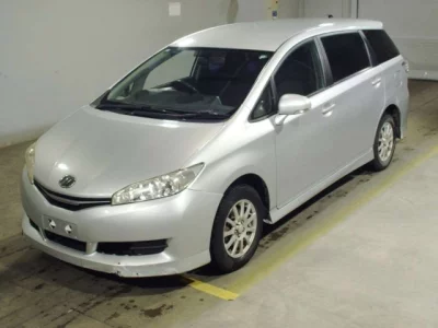 Toyota WISH  с аукциона в Японии