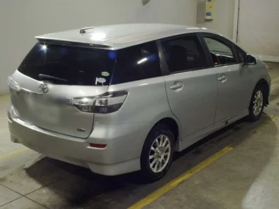 Toyota WISH  с аукциона в Японии