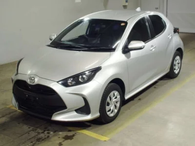 Toyota YARIS  с аукциона в Японии