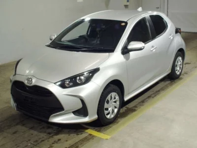 Toyota YARIS  с аукциона в Японии
