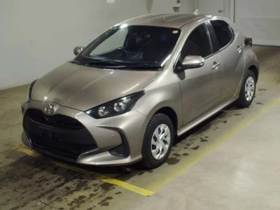Toyota YARIS  с аукциона в Японии