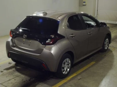 Toyota YARIS  с аукциона в Японии