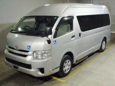 Toyota REGIUS ACE COMMUTER