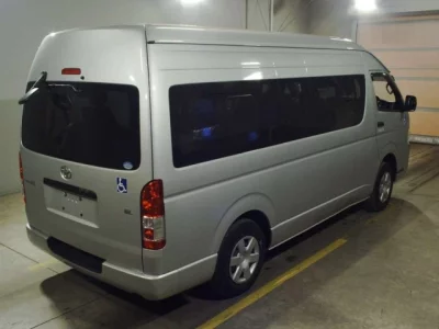 Toyota REGIUS ACE COMMUTER