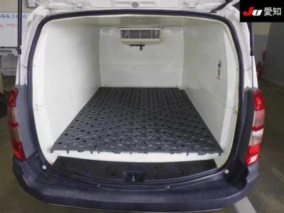 Toyota SUCCEED  с аукциона в Японии