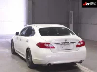 Nissan FUGA лот № 30143 оценка 3.5  с аукциона в Японии 1