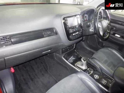 Mitsubishi OUTLANDER PHEV