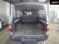 Toyota HIACE VAN лот № 7040 оценка R  с аукциона в Японии 3