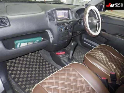 Toyota SUCCEED  с аукциона в Японии