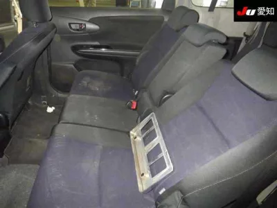 Toyota WISH  с аукциона в Японии