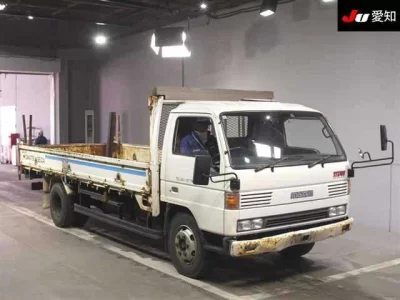 Mazda TITAN  с аукциона в Японии