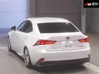 Lexus IS