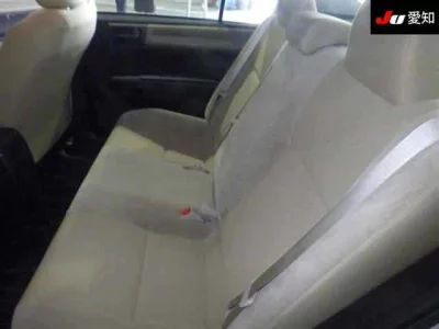 Toyota COROLLA AXIO  с аукциона в Японии