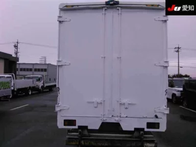 Toyota DYNA  с аукциона в Японии