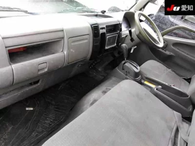 Toyota DYNA  с аукциона в Японии