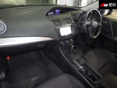 Mazda AXELA  с аукциона в Японии