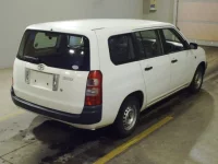 Toyota SUCCEED лот № 7102 оценка 3  с аукциона в Японии 1