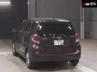 Toyota RACTIS лот № 96 оценка 3.5  с аукциона в Японии 1