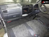 Mazda BONGO лот № 20064 оценка 3.5  с аукциона в Японии 2