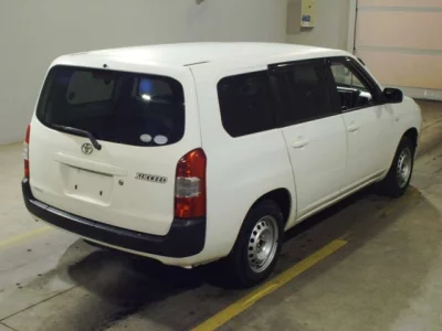 Toyota SUCCEED  с аукциона в Японии