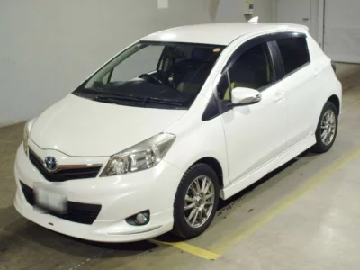 Toyota VITZ  с аукциона в Японии