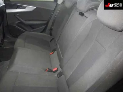 Audi A4  с аукциона в Японии