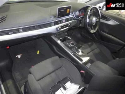 Audi A4  с аукциона в Японии