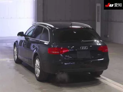 Audi A4  с аукциона в Японии