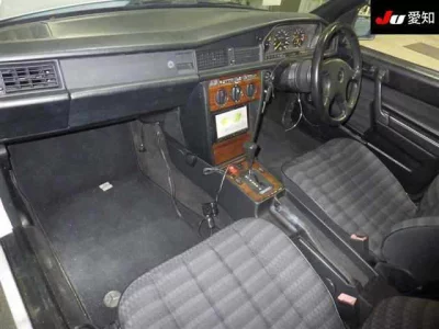 Mercedes-Benz 190 SERIES