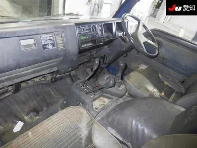 Mazda TITAN  с аукциона в Японии