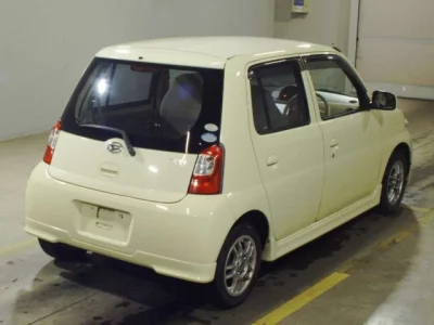 Daihatsu Esse