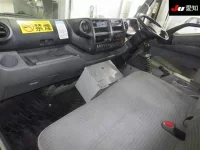 Hino DUTRO лот № 8061 оценка 3.5  с аукциона в Японии 2