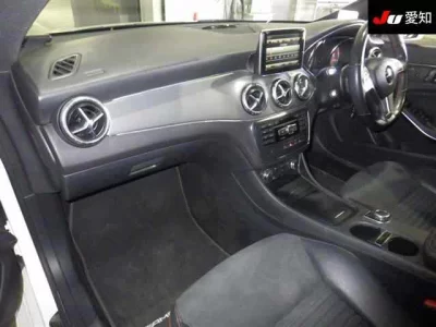 Mercedes-Benz CLA CLASS