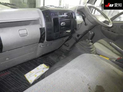 Toyota DYNA  с аукциона в Японии