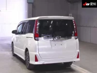 Toyota NOAH лот № 30738 оценка R  с аукциона в Японии 1