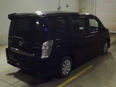 Honda STEP WAGON  с аукциона в Японии