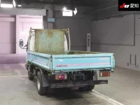 Toyota DYNA лот № 7100 оценка R  с аукциона в Японии 1