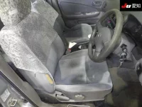 Nissan SUNNY лот № 30670 оценка 3  с аукциона в Японии 5