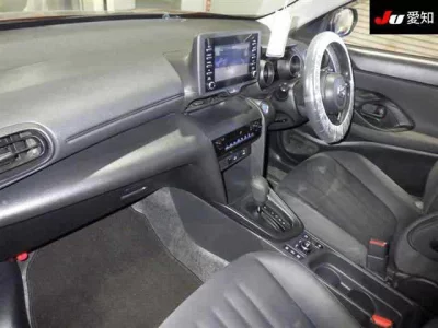 Toyota YARIS CROSS  с аукциона в Японии