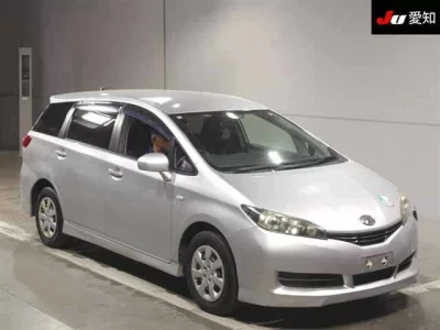 Toyota WISH  с аукциона в Японии