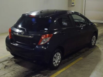 Toyota VITZ  с аукциона в Японии